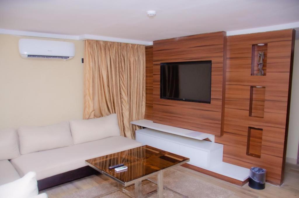 BON Hotel Nest Bodija Ibadan Bagian luar foto