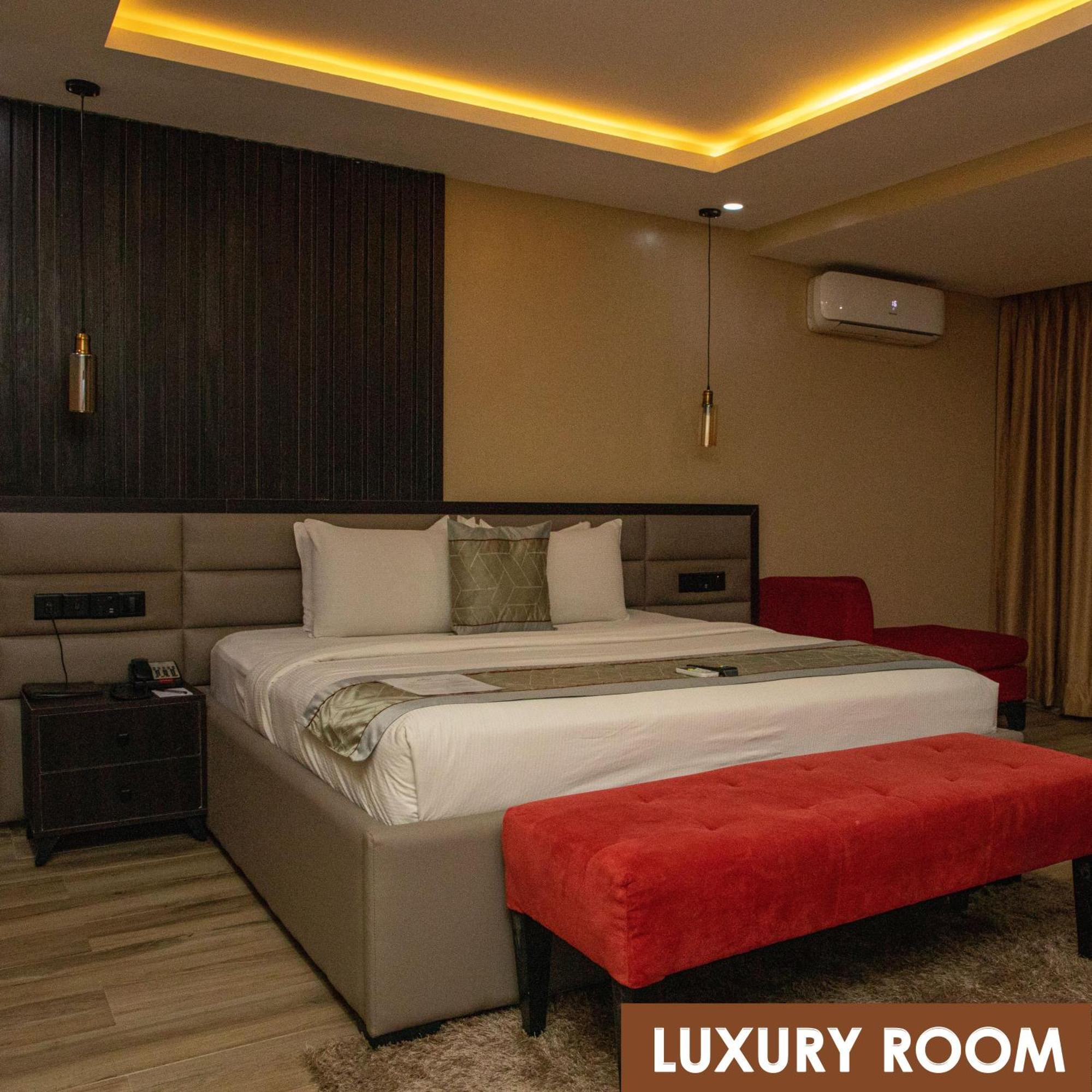 BON Hotel Nest Bodija Ibadan Bagian luar foto